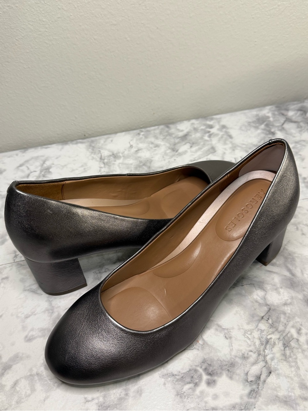 AEROSOLES Women’s Metallic Gray Round-Toe Block Heel Pumps Sz 8 1/2